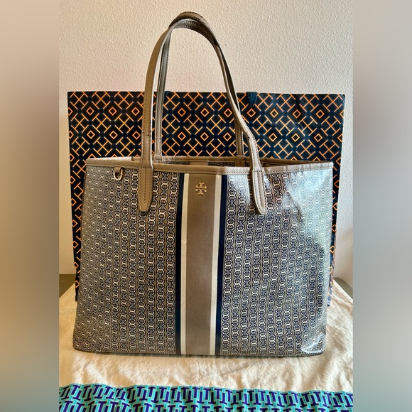 Tory Burch Handbags - Tory Burch Gemini tote bag (large)
